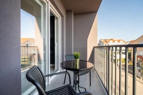 Bellamare Brand New Apartment