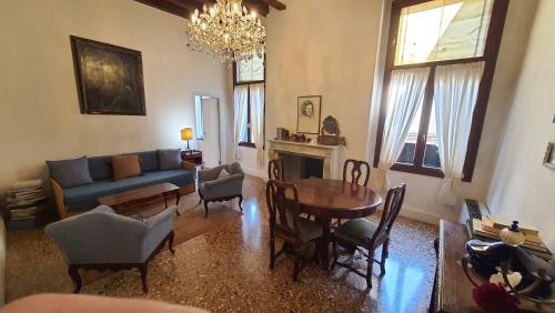 Palazzo Contarini Della Porta Di Ferro photo 31