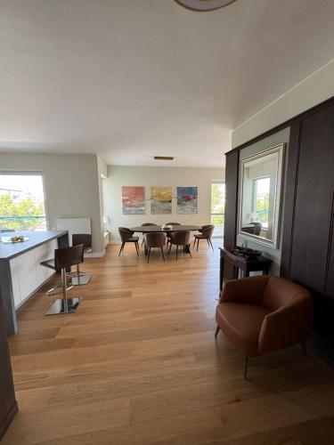 Glyfada Gorgeous Penthouse