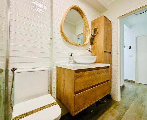 Kúpeľňa v ubytovaní Casa Gracia Stylish apartment close to the beach BY NAMASTE ELITE