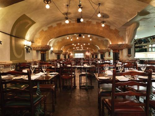 Restoran atau tempat lain untuk makan di The Royal Toby Hotel