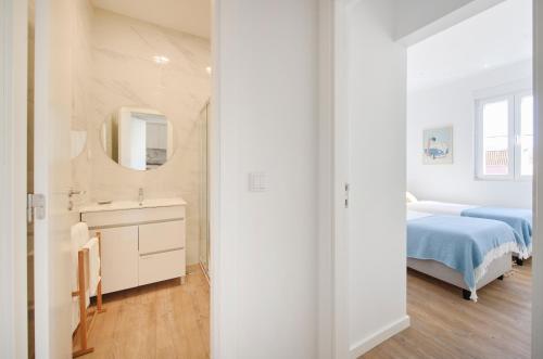 Ocean Dream Apartment W AC, by TimeCooler