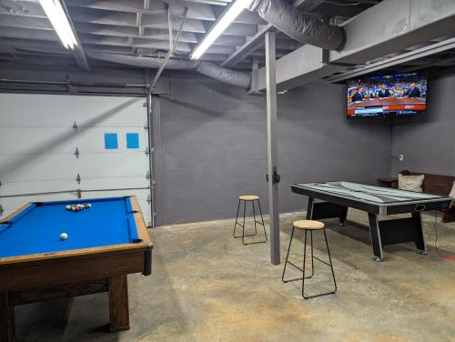 Τραπέζι μπιλιάρδου στο Gathering Place Big, with Dock, Fiber, and Tankless WH