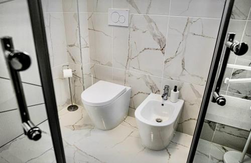 Ένα μπάνιο στο 10 min dal Mare - New York Style - Apartment