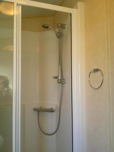 Ванная комната в Golden Sands Salisbury GS 8 Berth Heated Access to the beach