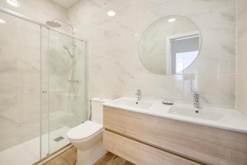 Ocean Deluxe Apt w AC, by TimeCooler
