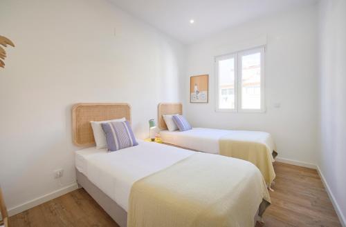 Ocean Deluxe Apt w AC, by TimeCooler
