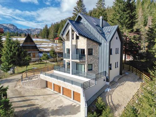 an aerial view of a house at Vila Jezero 2 in Žabljak