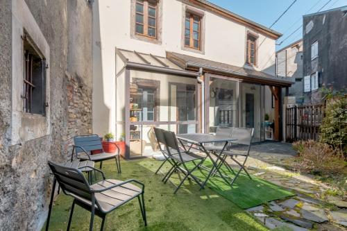 Maison Cosy - Coeur de Village - Cour Privative
