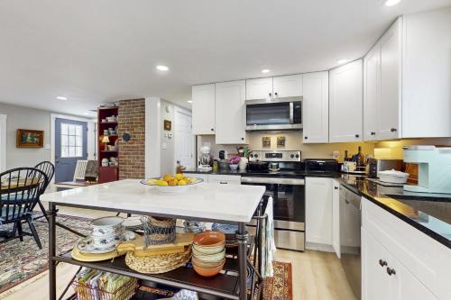 Dapur atau dapur kecil di Wiscasset Woodland Haven