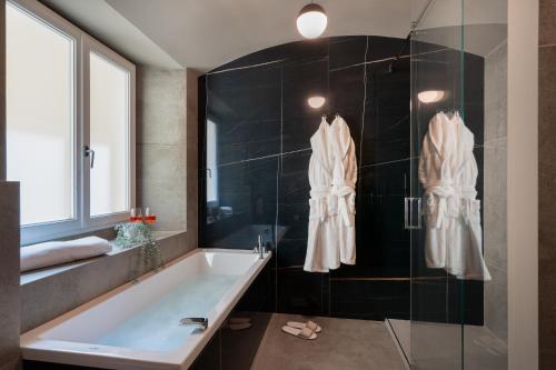 Arts & Crafts Luxury Suites photo 32