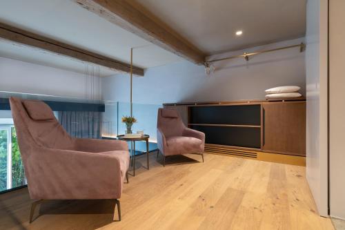 Arts & Crafts Luxury Suites photo 36