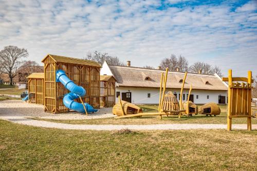 Herní místnost nebo prostor pro děti v ubytování Szántódpusztai Majorság