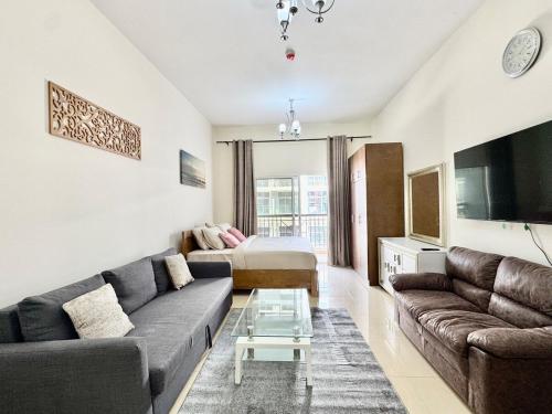 Homes2Retreat - Very Spacious Studio in the Heart of JVC