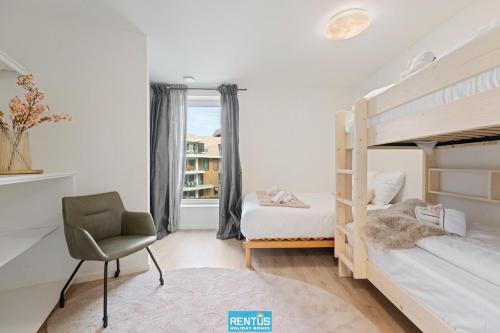 Ένα ή περισσότερα κρεβάτια σε δωμάτιο στο Seaphir - vacation apartment with pool in Nieuwpoort