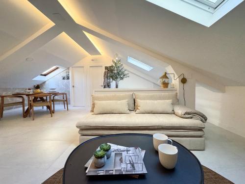 Χώρος καθιστικού στο RYAP Isabel la Católica