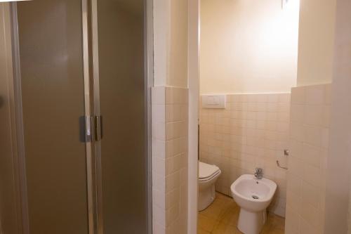Un baño de Attilio Camere