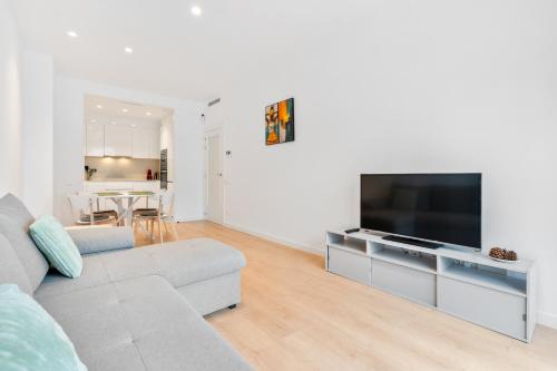 Diagonal Mar Monthly 2BR Pools Parking