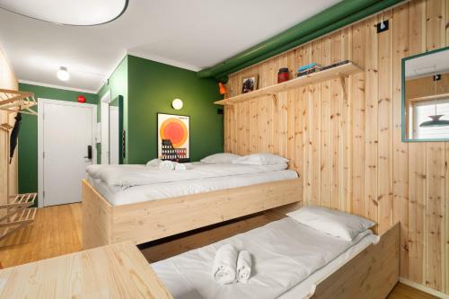 Postel nebo postele na pokoji v ubytování Unique Studio I Custom Built I 500 Meters From Bryggen