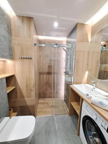 Ένα μπάνιο στο Apartamenty Marzeń Świeradów Zdrój