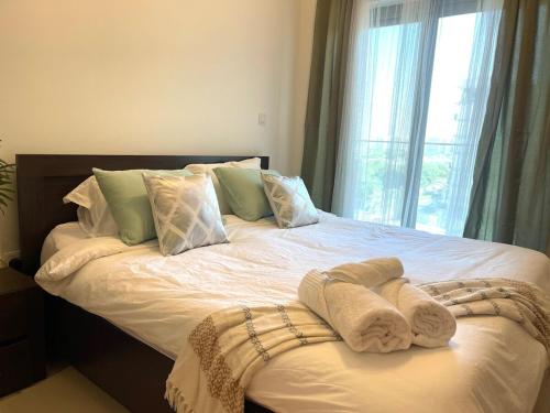 Cozy & Bright Studio accessible to bus and Metro