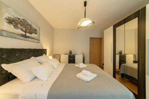 Postel nebo postele na pokoji v ubytování Holiday House MERI, 5+2, Benkovac