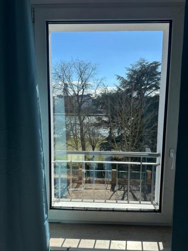 a window in a room with a view at Relax CENTER in Frankfurt/Main