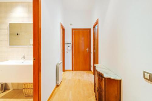 Quiet, vibrant 2 bedroom in pedestrian Eixample