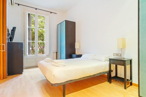 Quiet, vibrant 2 bedroom in pedestrian Eixample