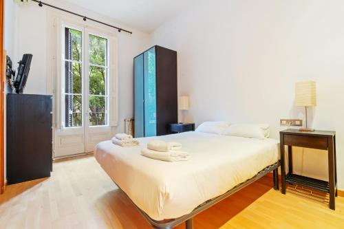 Quiet, vibrant 2 bedroom in pedestrian Eixample