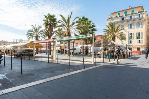 #16 Staywizus -1BDR Flower market, Old Town, 1min beach AC
