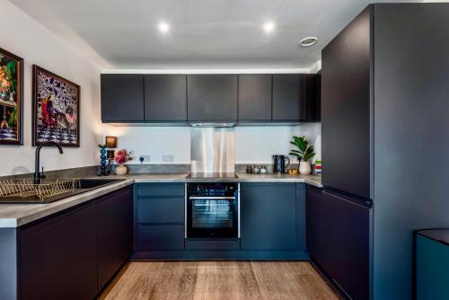 Luxury City Escape - Brand New Stylish 2 Bedroom Apartment with Parking photo 23