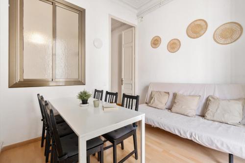 5BR for 7 Elevator Walk to Sant Antoni