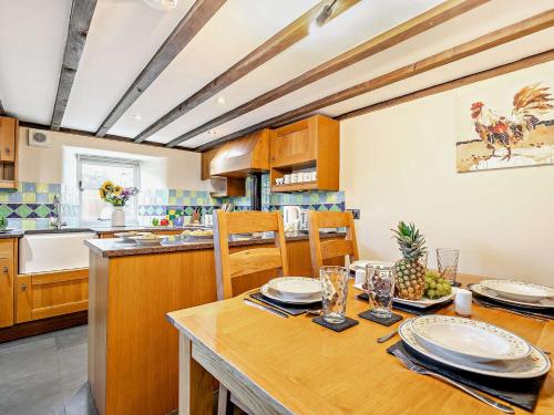 Η κουζίνα ή μικρή κουζίνα στο 2 Bed in Launceston 92551