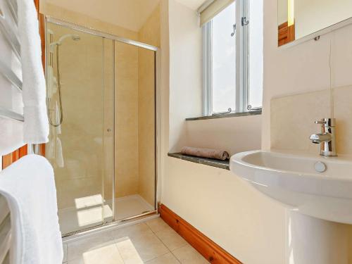 Ένα μπάνιο στο 2 Bed in Launceston 92552