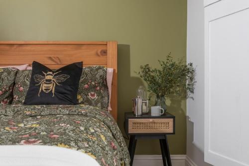 Gallery image of City Centre 1 bed Georgian flat with courtyard in Truro