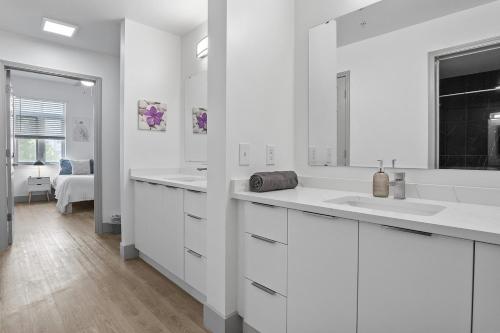 Billede fra billedgalleriet på Beautiful Blue Spacious Free Parking View Gym i Charlotte