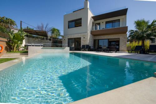 Almi-Cove Hilltop Villas