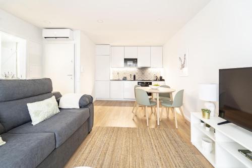 Forum Apartments by House and People