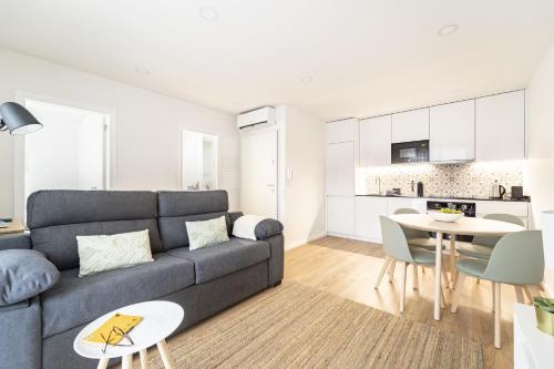 Forum Apartments by House and People