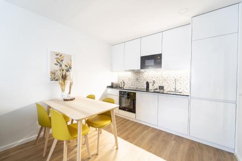 Forum Apartments II by House and People