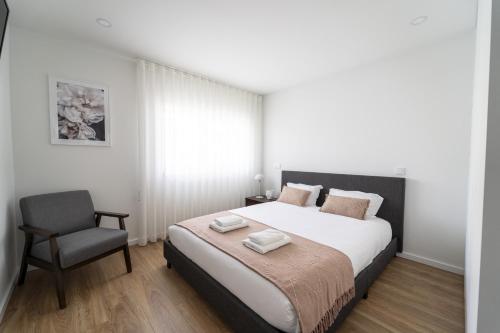 Forum Apartments III by House and People