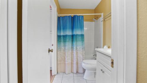 5 minutes walk to beach, Family Friendly condo with shared pool, tennis court photo 19