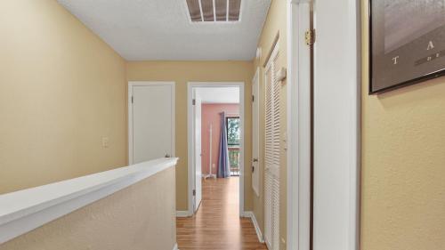 5 minutes walk to beach, Family Friendly condo with shared pool, tennis court photo 29