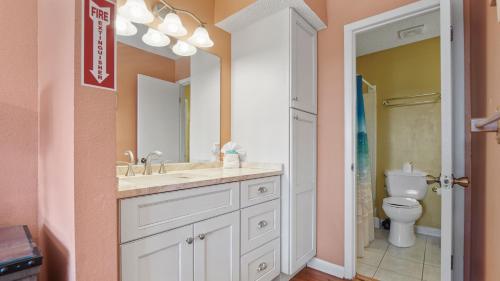 5 minutes walk to beach, Family Friendly condo with shared pool, tennis court photo 36