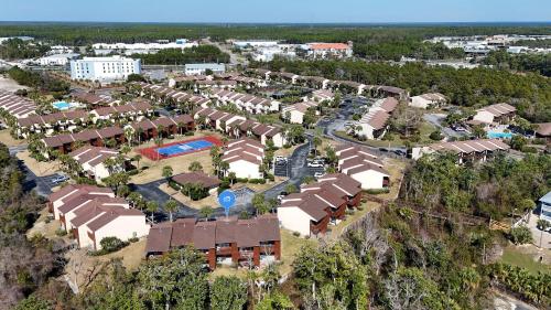 5 minutes walk to beach, Family Friendly condo with shared pool, tennis court photo 39