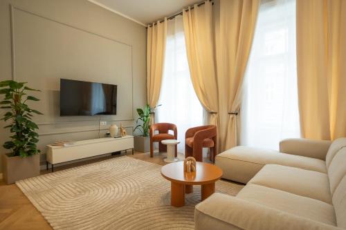 Chic & Cozy 104m2 Flat, Walk to Top Attractions