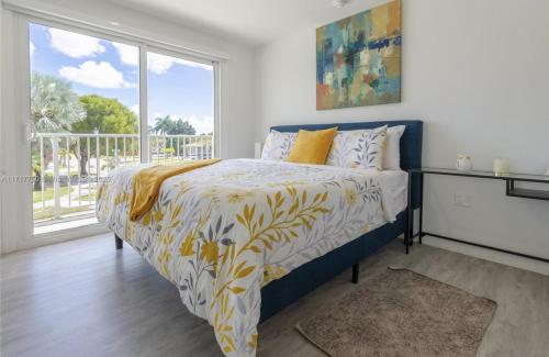 Katil atau katil-katil dalam bilik di 3BR Townhouse, Miami and the Keys