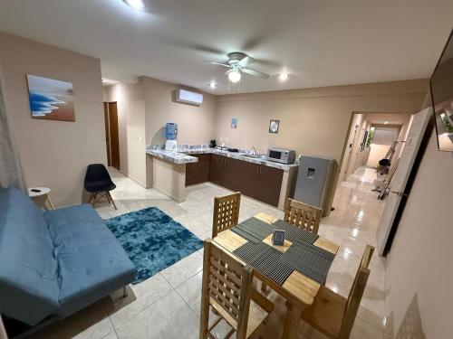 Η κουζίνα ή μικρή κουζίνα στο Torre 70, departamento 12