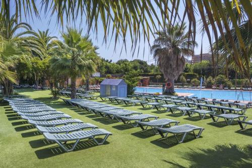 Bazén v ubytovaní Apartments in Blanes - Costa Brava 35181 alebo v jeho blízkosti